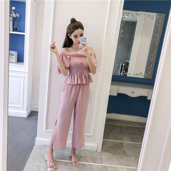 Set_bt1800 ชุดเซ็ท 2 ชิ้น(เสื้อ+กางเกง) เสื้อเปิดไหล่สม็อครอบอกแขนทรงปล่อย+กางเกงขายาวเอวยางยืดผ่าชายเล็กน้อยเพื่อความคล่องตัว มีกระเป๋าข้าง ผ้าชีฟองเกรดพรีเมียมเนื้อดีหนานุ่มมีน้ำหนักใส่สบายไม่ยับง่าย งานน่ารักเก๋ๆ ใส่เที่ยว/ใส่ทำงานได้