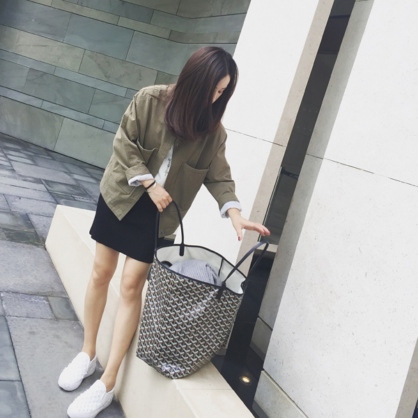 เสื้อคลุมสไตล์เกาหลี สีเขียวทหาร ทรงสวย ผ้าป่านบุซับในเนื้อนุ่ม ใส่คลุมกำลังดี เท่ๆ พร้อมส่งเลยจ้า สีเขียวทหาร