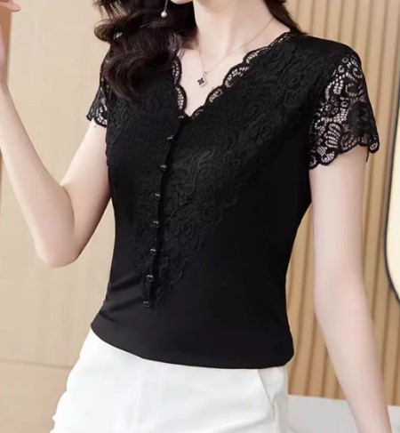 แฟชั่น เสื้อ ลูกไม้ คอวี แขนสั้น ใส่เที่ยว แบบสวย ๆ สไตล์ สาวไทย น่ารัก ๆ เสื้อคอวี สีดำ ขาว 275588