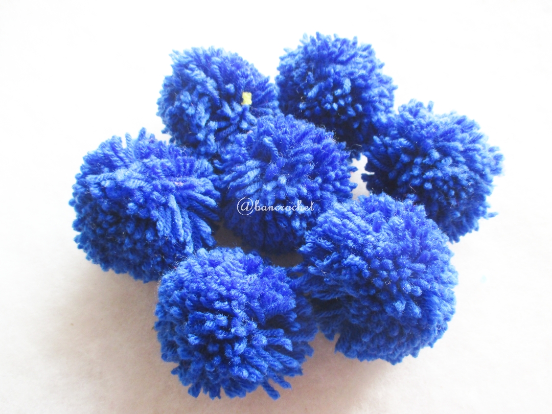 ปอมปอมไหมพรมสีน้ำเงิน ขนาด 2 นิ้ว pompoms crochet