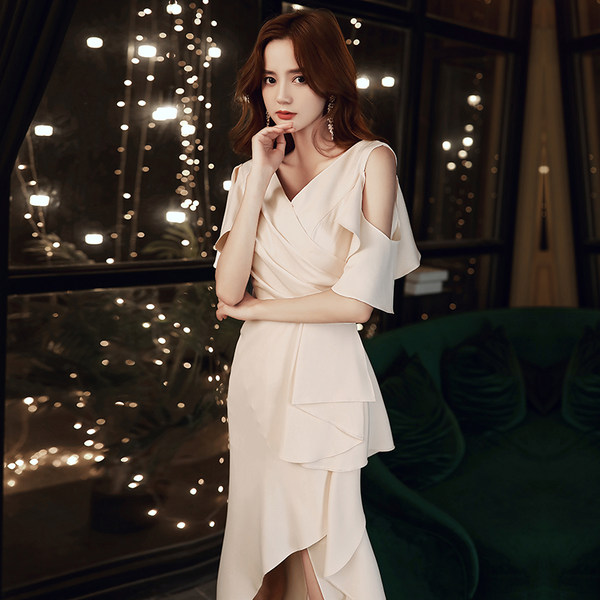 ชุดราตรี ชุดราตรีสวยหรู แบบ ทันสมัย Evening dress