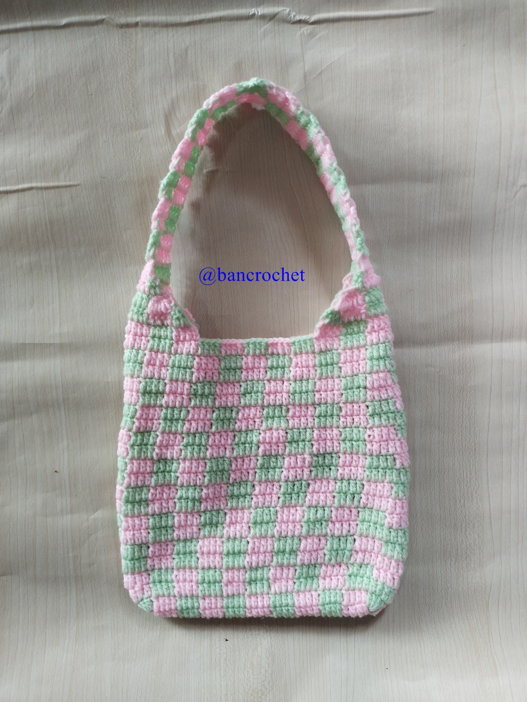 Bancrochet กระเป๋าถักลายตาราง Crochet Bag หลากสี 20*20 cm
