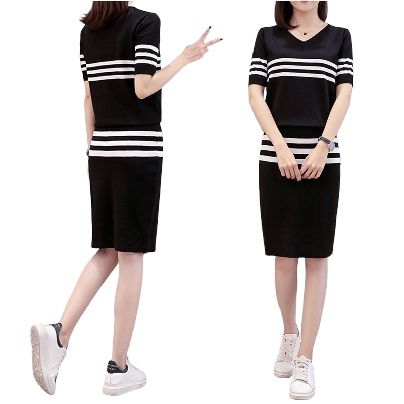 Set_bs1731 ชุดเซ็ทไหมพรม 2 ชิ้น(เสื้อ+กระโปรง) เสื้อคอวี+กระโปรงทรงเข้ารูป งานไหมพรมเนื้อนุ่มเนียนมีน้ำหนักยืดหยุ่นสูง