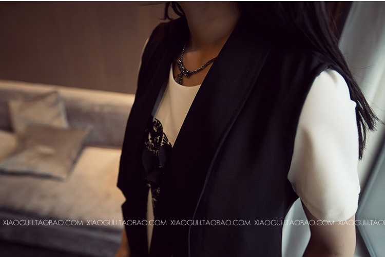 สูทคลุมตัวยาว แขนกุด สีดำ ทรงแบบเกาหลีมากๆ ผ้าเนื้อเบา ใส่คลุมได้ลุคเก๋ๆ (ผ้าแบบสูท) black