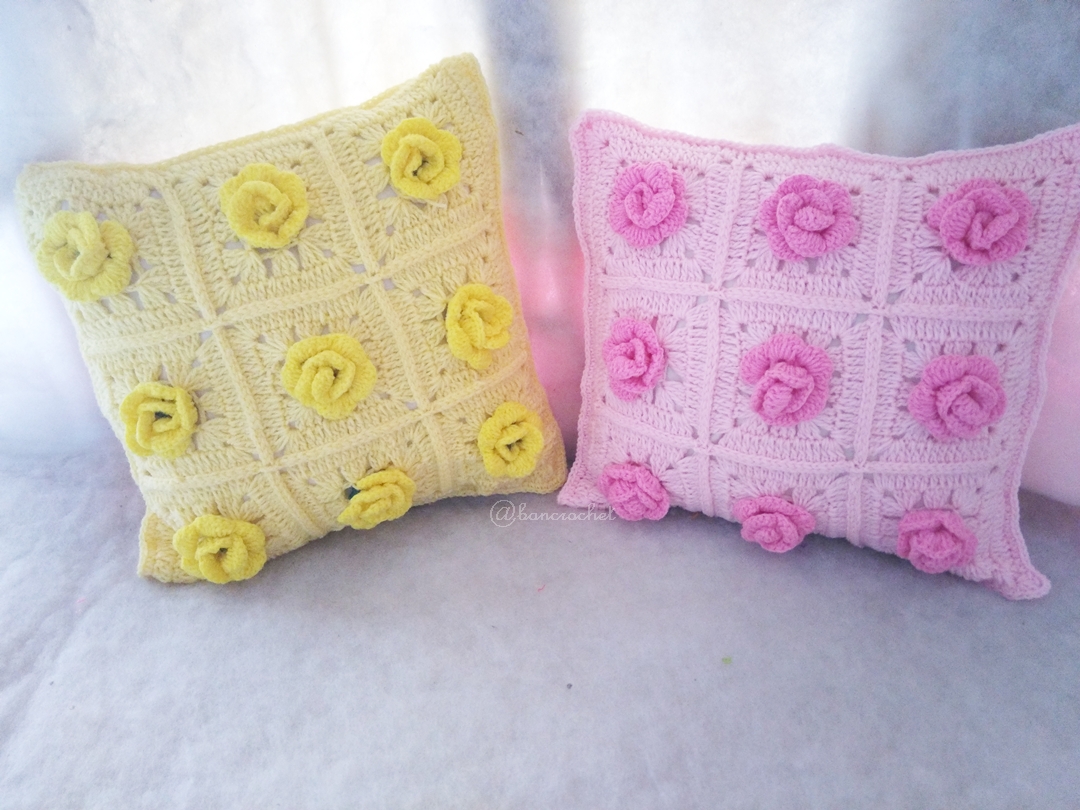 หมอนอิงลายกุหลาบสีเหลือง ชมพู ถักโครเชต์ yellow and pink Pillow crochet 12*12 inch