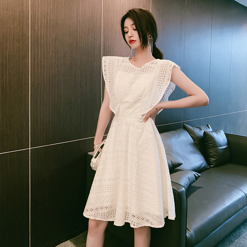 ชุดราตรี ชุดราตรีสวยหรู แบบ ทันสมัย Evening dress