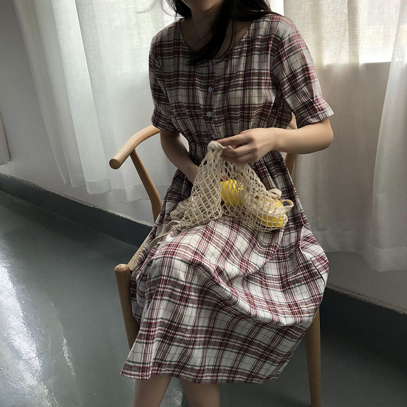 Dress4590 ชุดเดรสยาวลายสก็อตโทนสีน้ำตาล กระดุมหน้าอก เอวยางยืด ผ้าคอตตอนลินินเนื้อดี เนื้อผ้าไม่บางกำลังดีใส่สบาย งานสวยผ้าดีเกรดพรีเมียม ทรงน่ารักสไตล์ญี่ปุ่น ใส่เที่ยว/ใส่ทำงานได้
