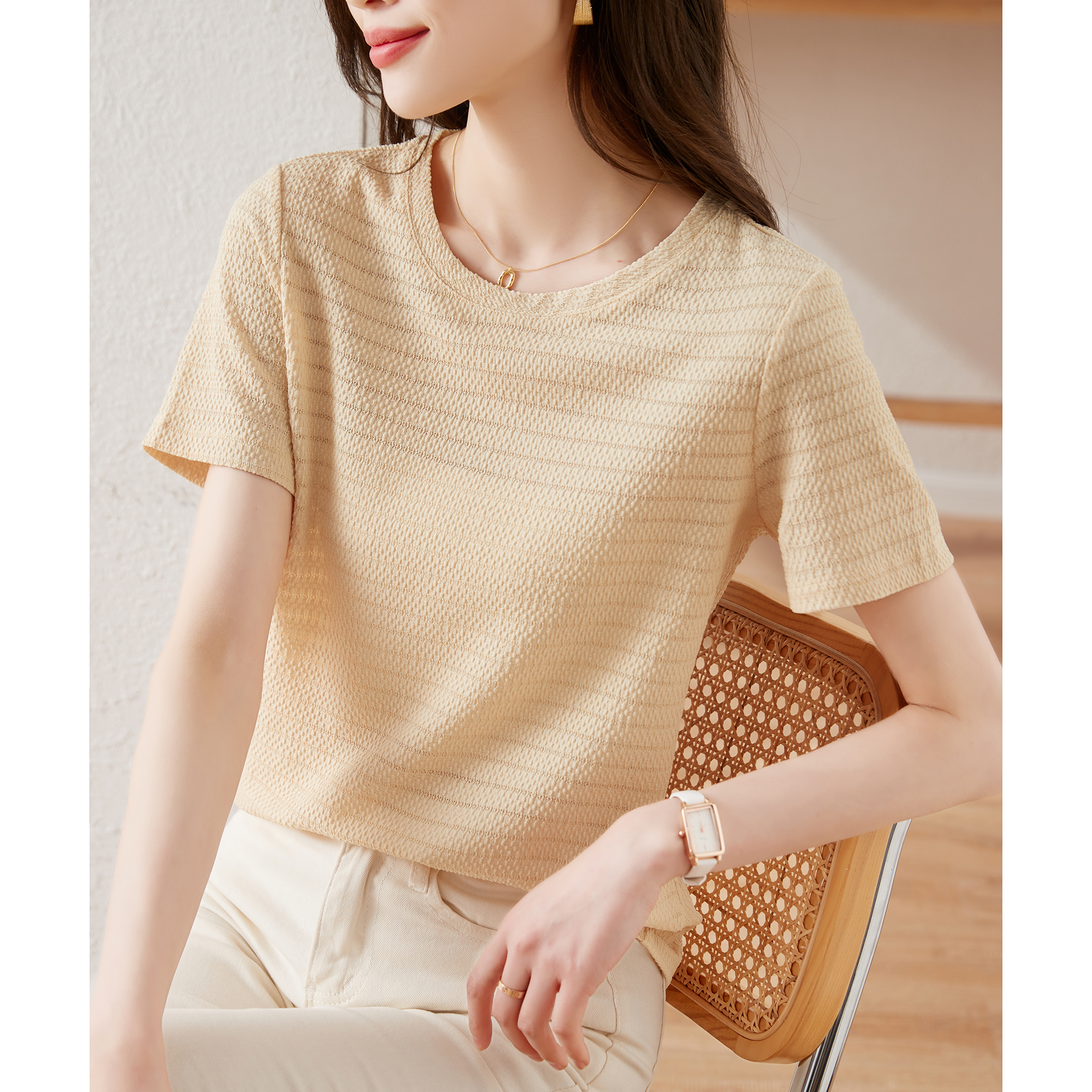 เสื้อเชิ้ตผู้หญิงใส่ทํางาน 390 บาทต่อชิ้น ฟรีค่าจัดส่ง