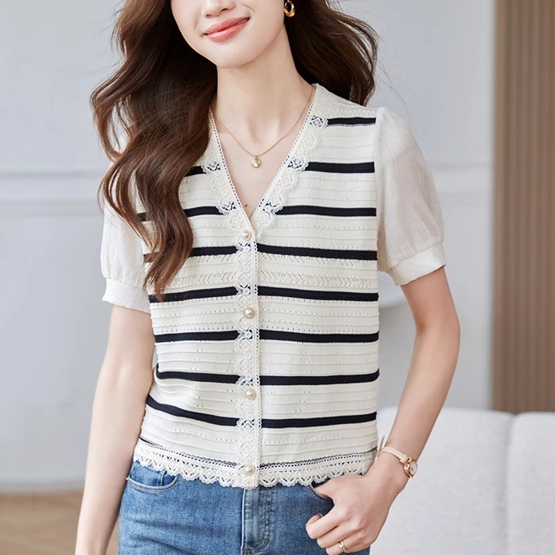 เสื้อเชิ้ตผู้หญิงใส่ทํางาน 390 บาทต่อชิ้น ฟรีค่าจัดส่ง