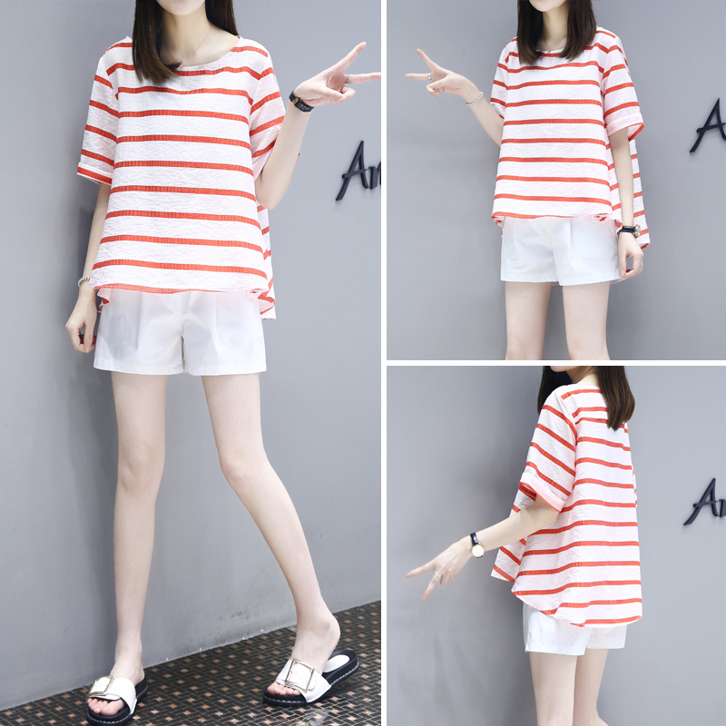 Blouse3767 เสื้อทรงปล่อยหน้าสั้นหลังยาว ผ้าโพลีลายริ้วเนื้อดีหนามีน้ำหนักทิ้งตัว ผ้าเนื้อดีทรงใส่ฟรีไซส์ใส่สบาย งานสวยแมทช์กับอะไรก็เข้า