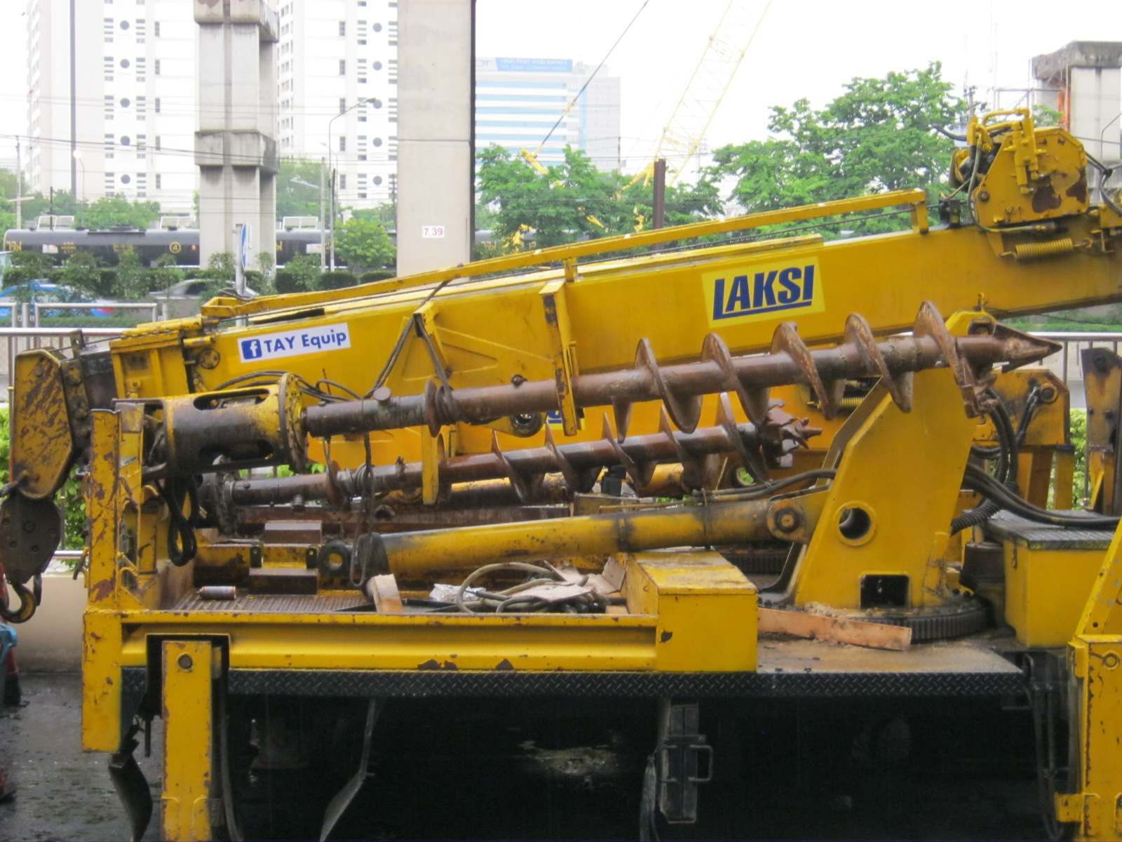 แท่นเจาะสว่าน Auger Driller LAKSI