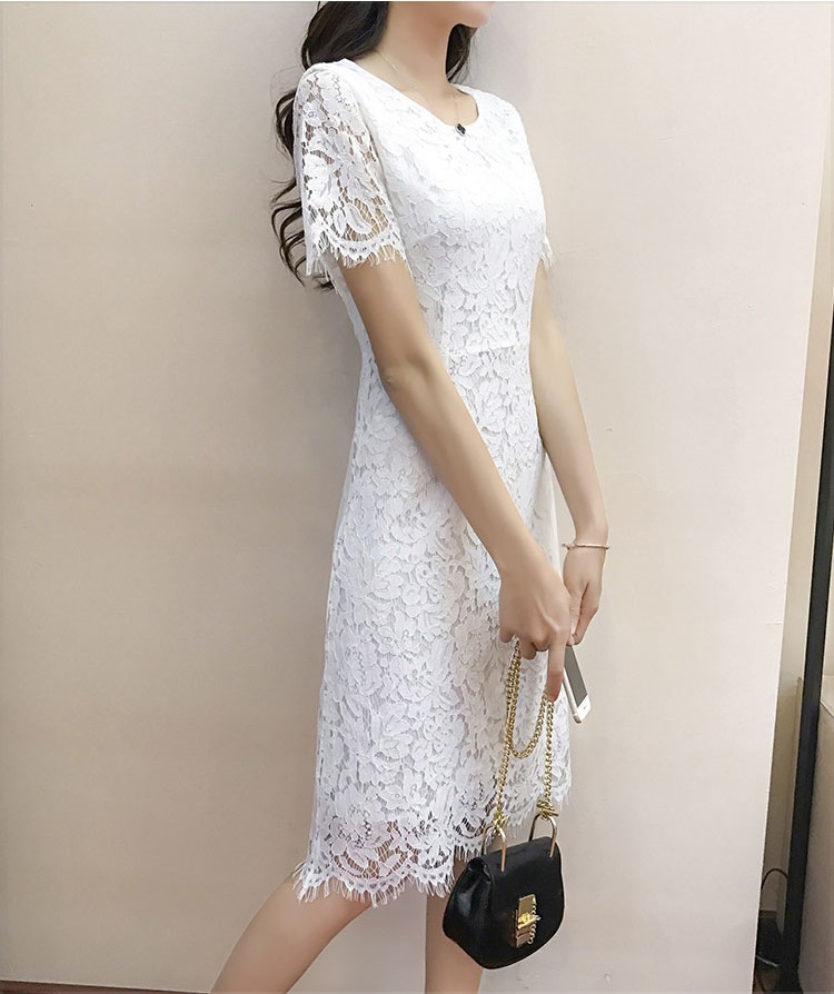 Dress4495 เดรสลูกไม้ทรงเข้ารูป ซิปหลังใส่ง่าย มีซับในอย่างดีทั้งชุด ผ้าลูกไม้คอตตอนเนื้อดีหนาสวย งานดีทรงดีลายสวย เรียบหรูดูแพงสุด ใส่ทำงาน/ใส่ออกงานได้