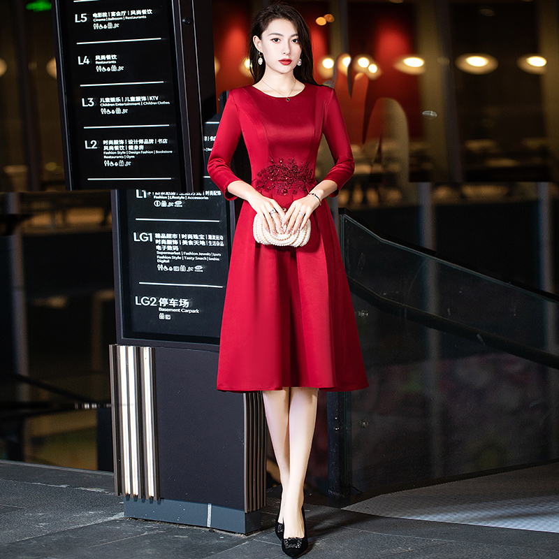 ชุดราตรี ชุดราตรีสวยหรู แบบ ทันสมัย Evening dress