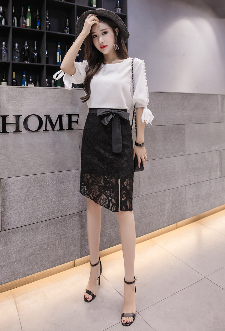 Skirt386 กระโปรงลูกไม้สีดำทรงเข้ารูปซิปหลังผูกโบว์เอวมีซับใน ผ่าชายเล็กน้อยเพื่อความคล่องตัว งานสวยดูดี แมทช์กับเสื้อทรงไหนก็เข้า ใส่เที่ยว/ใส่ทำงานได้