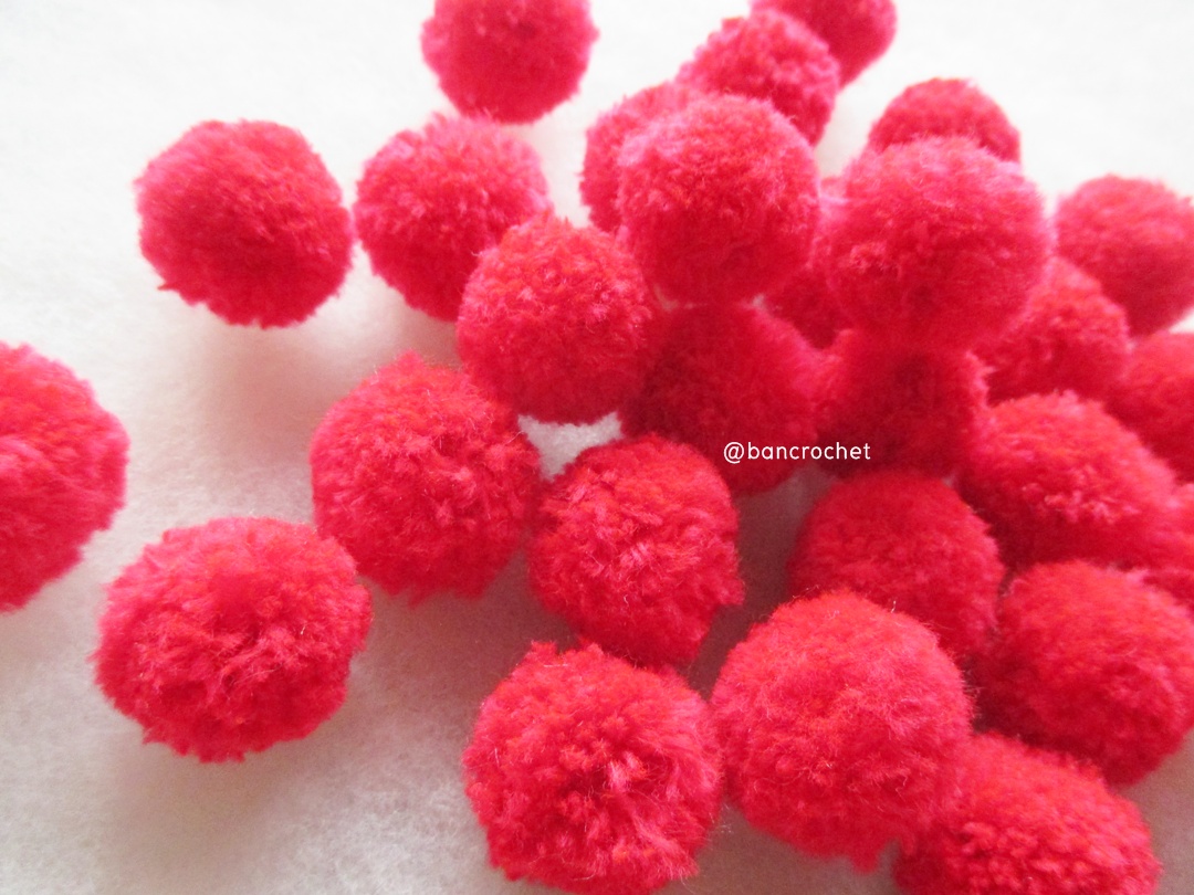 ปอมปอมไหมพรม ขนาด 2.5-3 ซม pom poms crochet แดง 2.5-3ซม.