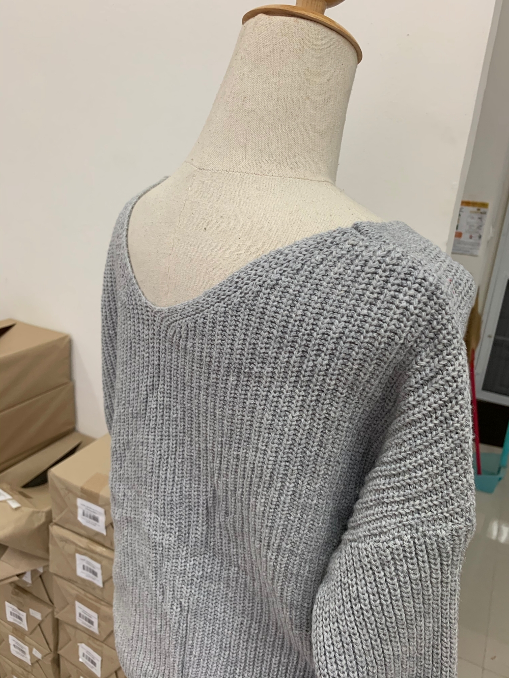 เสื้อแฟชั่นไหมพรม แขนยาว ดีไซน์เก๋ ตัวสั้น แต่งไขว้ ใส่ได้ทั้ง 2 ด้าน แอบเซ็กซี่เล็กๆ มีหลายสีจ้า