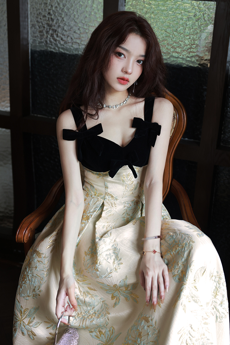 ชุดราตรี ชุดราตรีสวยหรู แบบ ทันสมัย Evening dress