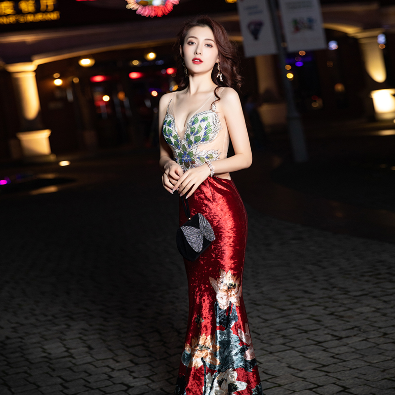 ชุดราตรี ชุดราตรีสวยหรู แบบ ทันสมัย Evening dress
