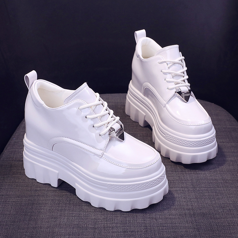 รองเท้าผ้าใบเสริมส้นสูง ไซต์35-39 สนใจทักแชท ฟรีค่าส่ง!