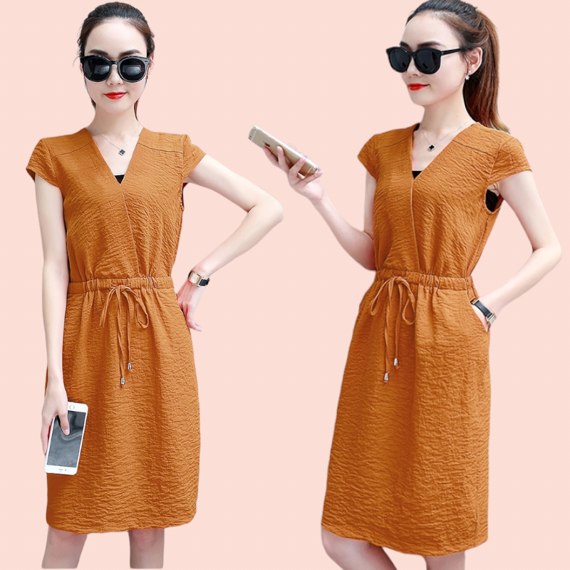 Dress4153 ชุดเดรสทรงสวย คอวีป้าย เอวสม็อคยางยืดมีเชือกผูกรูด ชายกระโปรงผ่าหลังเล็กน้อยเพื่อความคล่องตัว งานดีผ้าดีสไตล์เรียบหรูใส่ทำงานได้