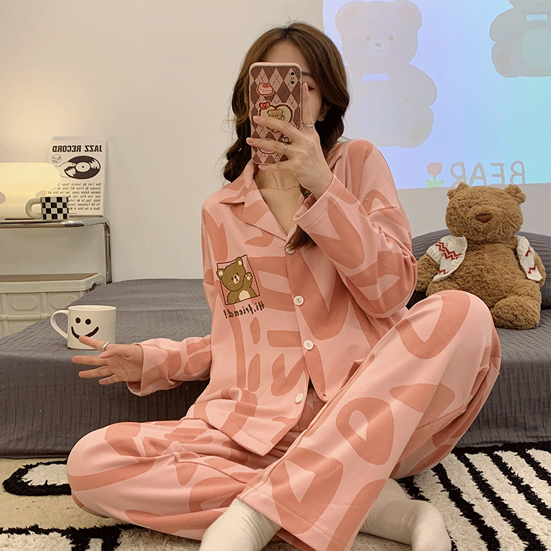 ชุดนอนผู้หญิง