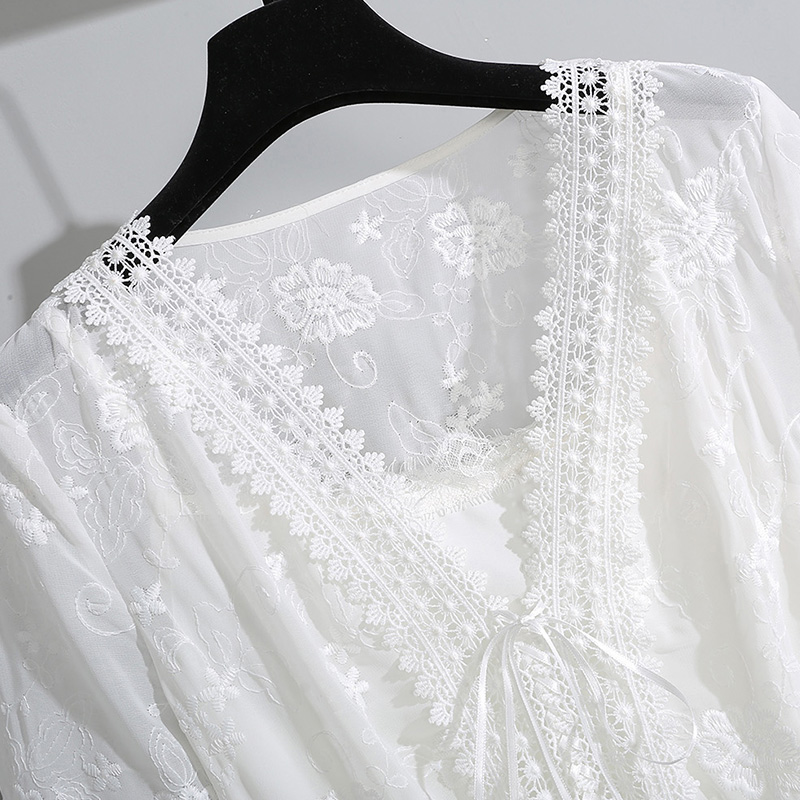 Dress4720 เดรสยาวชีฟองสีขาวปักลูกไม้ลายดอกทั้งตัว คอวีแต่งเชือกผูกไขว้ แขนยาวสี่ส่วนระบายแต่งลูกไม้ ซิปข้าง เอวสม็อคยางยืด ผ้าชีฟองเกรดพรีเมียมเนื้อดีนุ่มน่าใส่ มีซับในอย่างดี งานสวยหรูดีเทลดีงามดูสวยแพง ใส่เที่ยว/ใส่ออกงานได้