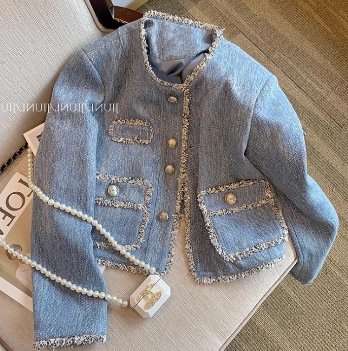 Jacket ยีนส์ผู้หญิง แฟชั่น เสื้อคลุม แบบไฮโซ แต่งขุยที่ขอบ ออกแบบ เป็น Jacket ยีนส์ แขนยาว น่ารัก ๆ 278138
