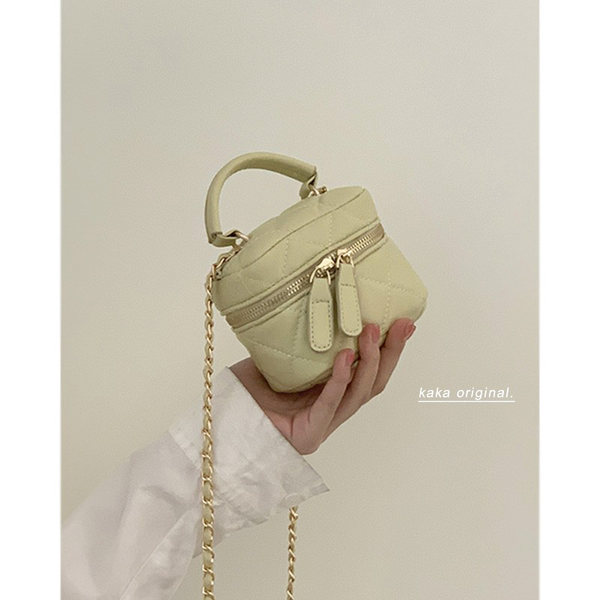 กระเป๋าสะพายข้างผู้หญิง กระเป๋าสะพายสไตล์เกาหลี By Japanese フェンディ authentic bag