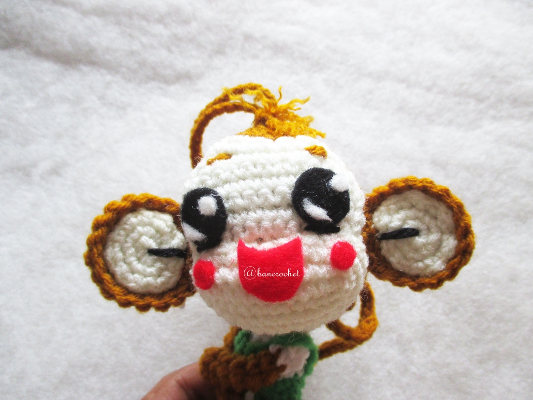 พวงกุญแจลิงถักไหมพรม ขนาด 4 นิ้ว monkey crochet keychain 4 inch