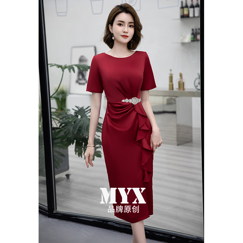 ชุดราตรี ชุดราตรีสวยหรู แบบ ทันสมัย Evening dress