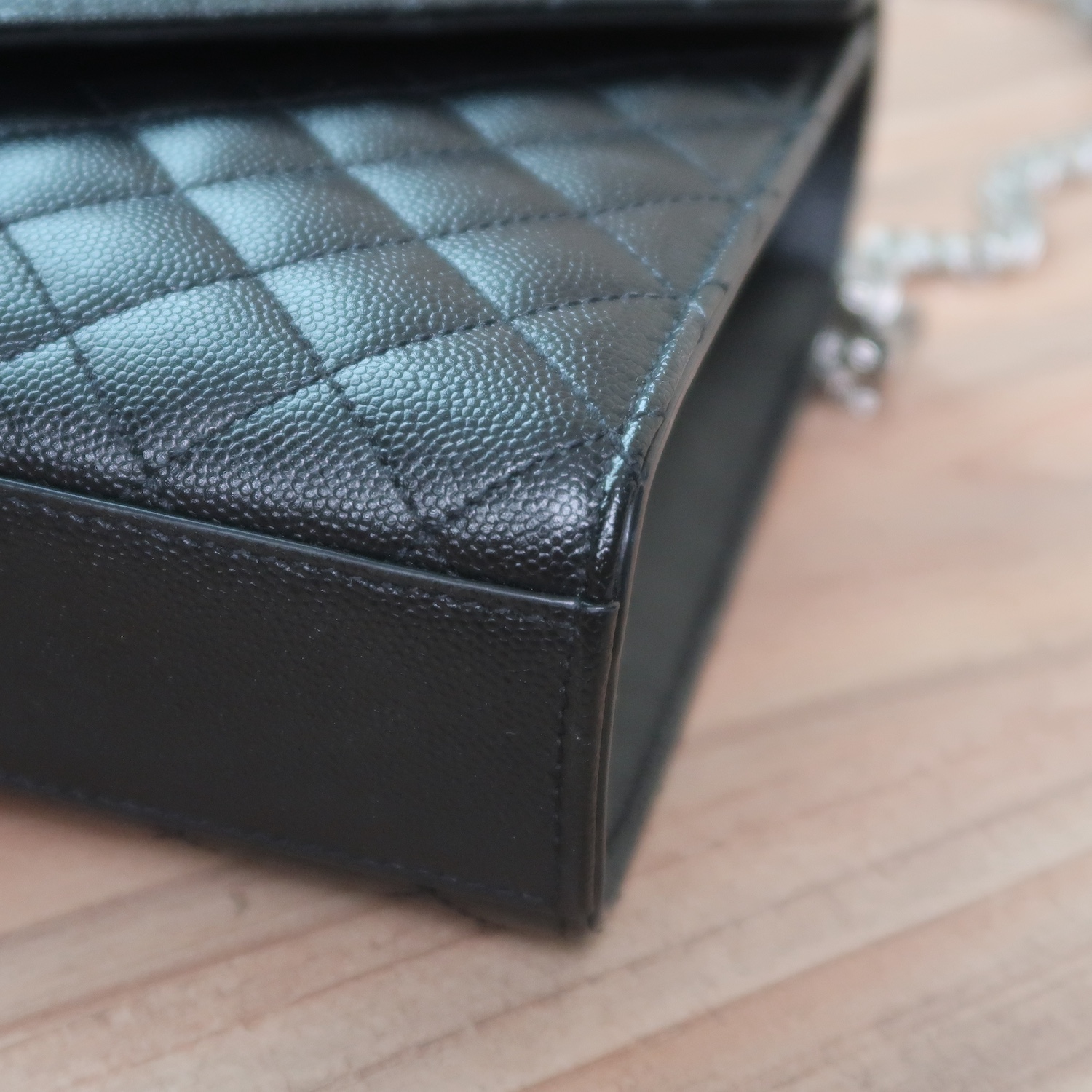 SAINT LAURENT Black Caviar Mix Quilted Envelope Crossbody SHW(ใบEmquartier)