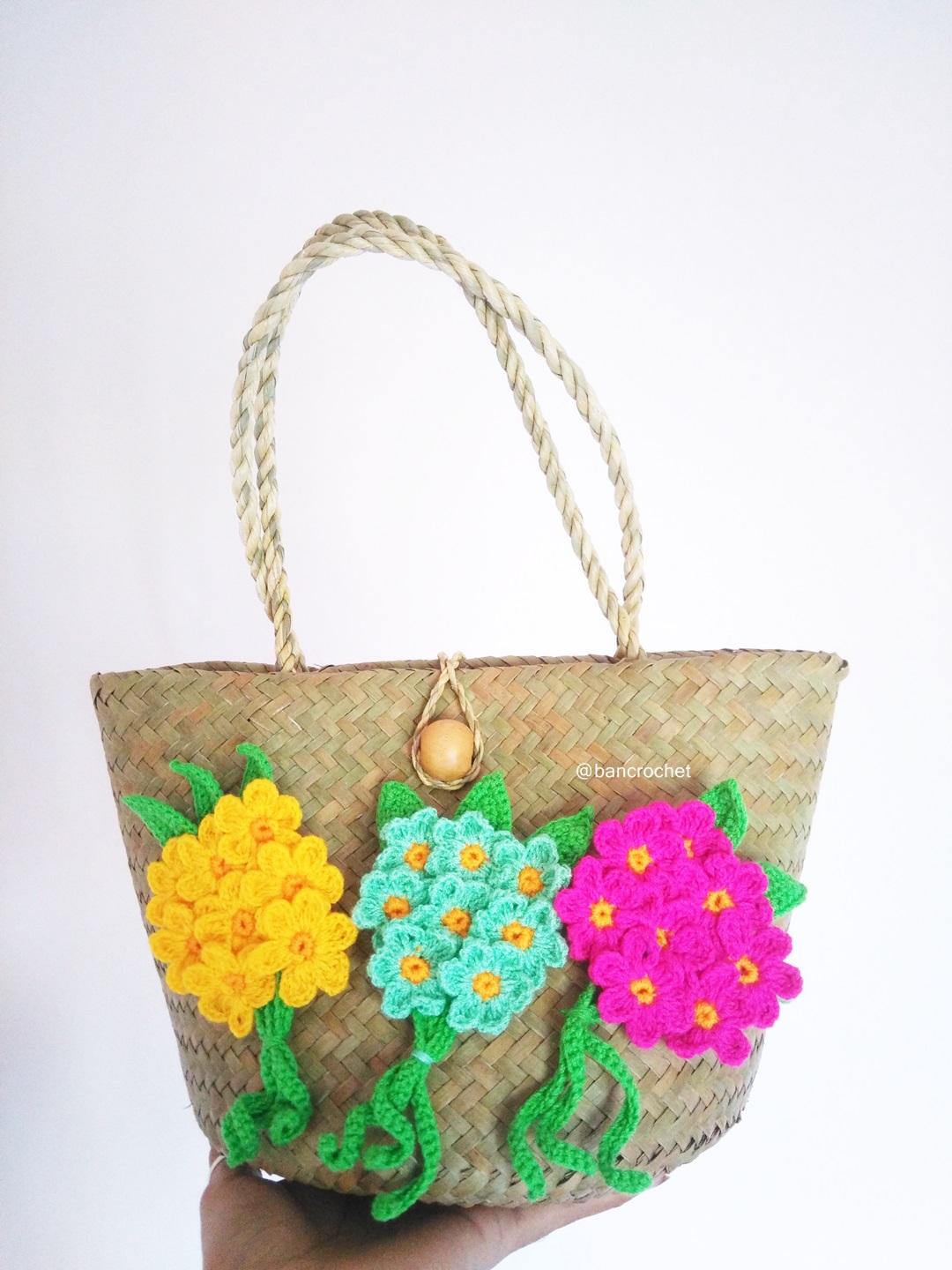 Bancrochet กระเป๋าสานกระจูดประดับดอกไม้ grajood basket weave bags คละสี 7*10*7*12 นิ้ว