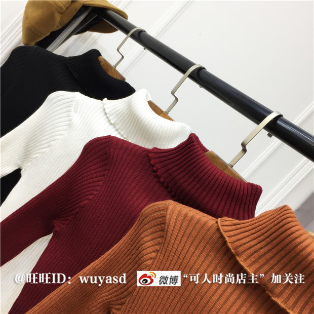 สีแดงสด สีจริงในภาพที่ 2 : เสื้อสเวตเตอร์ ไหมพรมคอเต่า ยืดได้เยอะมาก พร้อมส่ง