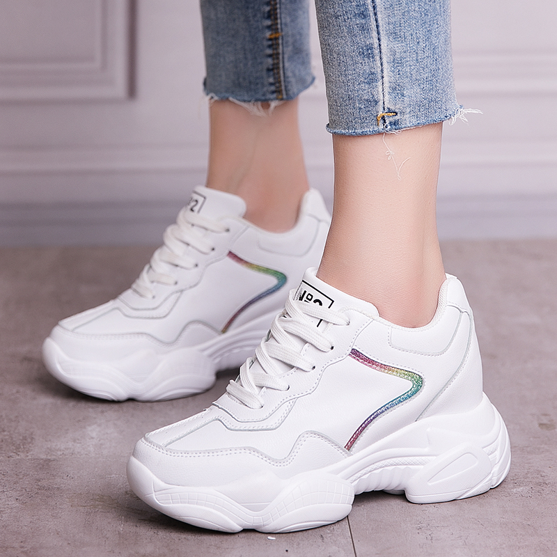 รองเท้าผ้าใบเสริมส้นสูง รองเท้าผ้าใบเสริมส้นสูงสไตล์เกาหลี ส่งฟรี EMS