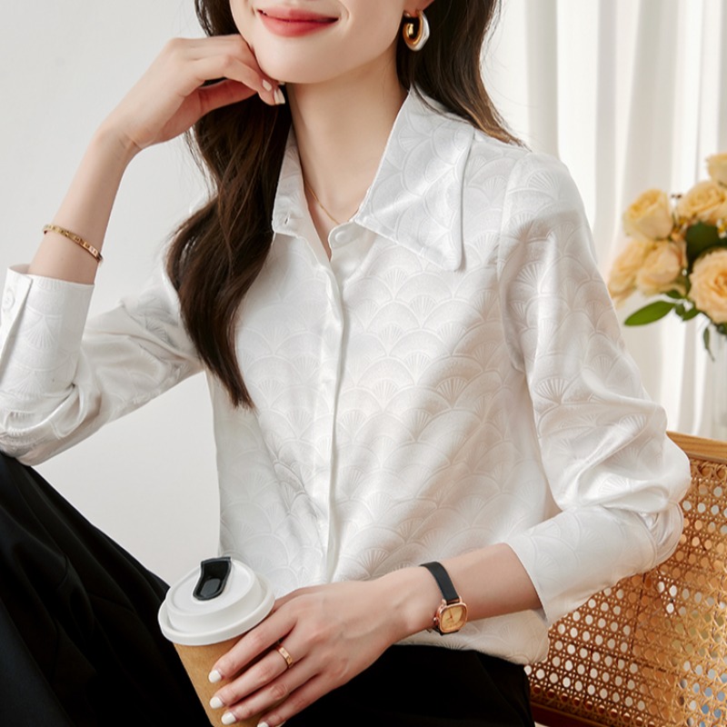 เสื้อเชิ้ตผู้หญิงแขนยาว เสื้อเชิ้ตผู้หญิงใส่ทํางาน 390 บาทต่อชิ้น ฟรีค่าจัดส่ง
