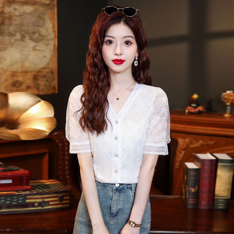 เสื้อเชิ้ตผู้หญิงใส่ทํางาน 390 บาทต่อชิ้น ฟรีค่าจัดส่ง