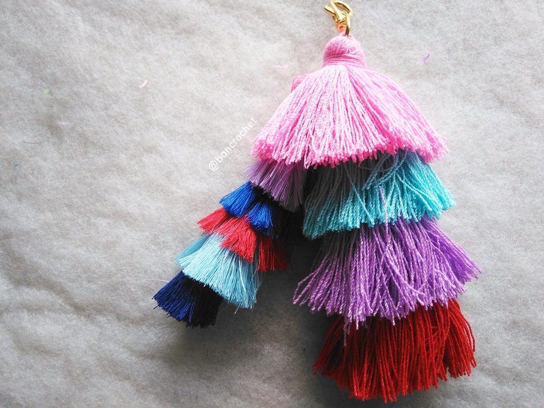 Bancrochet พวงกุญแจพู่ห้อยกระเป๋า tassels pompoms keychains หลากสี 5.5-6นิ้ว