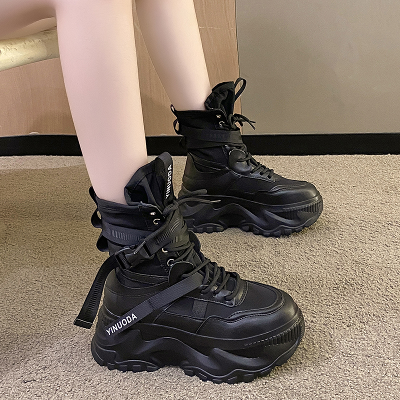 รองเท้าผ้าใบเสริมส้นสูง ไซต์35-39 สนใจทักแชท ฟรีค่าส่ง!