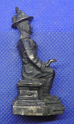 รูปหล่อพระเจ้าตากสินมหาราช