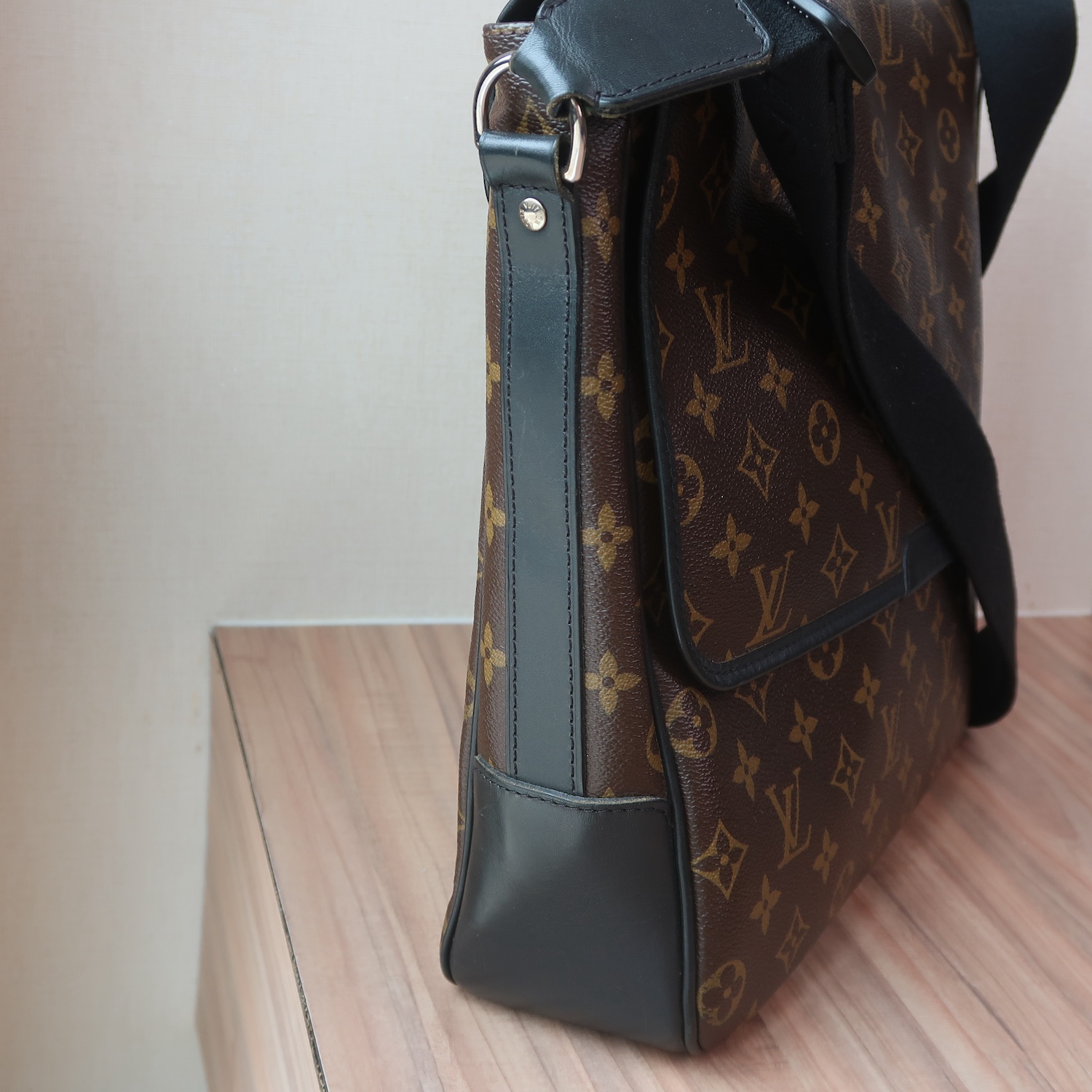 Louis Vuitton Monogram Macassar Bass GM