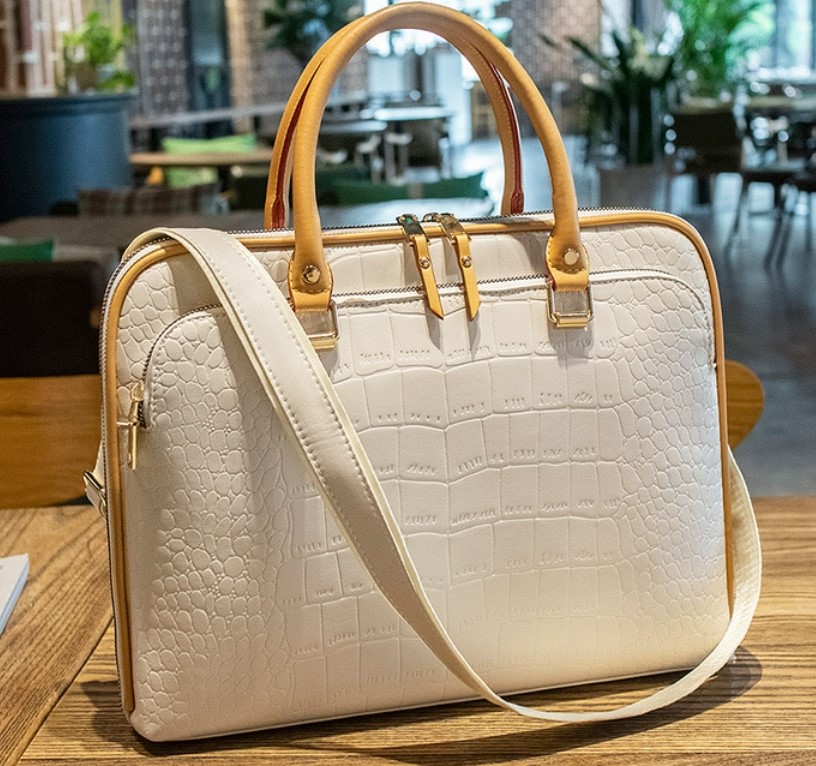กระเป๋าใส่เอกสาร แบบผู้หญิง กระเป๋าเอกสาร แบบวัยรุ่น วัยทำงาน สวยเก๋ ลายหนังจรเข้ สไตล์ กระเป๋า notebook 908367