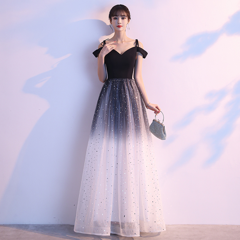 ชุดราตรี ชุดราตรีสวยหรู แบบ ทันสมัย Evening dress