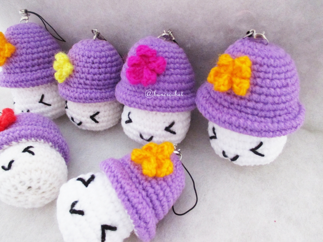 พวงกุญแจเห็ดถัก สีม่วง