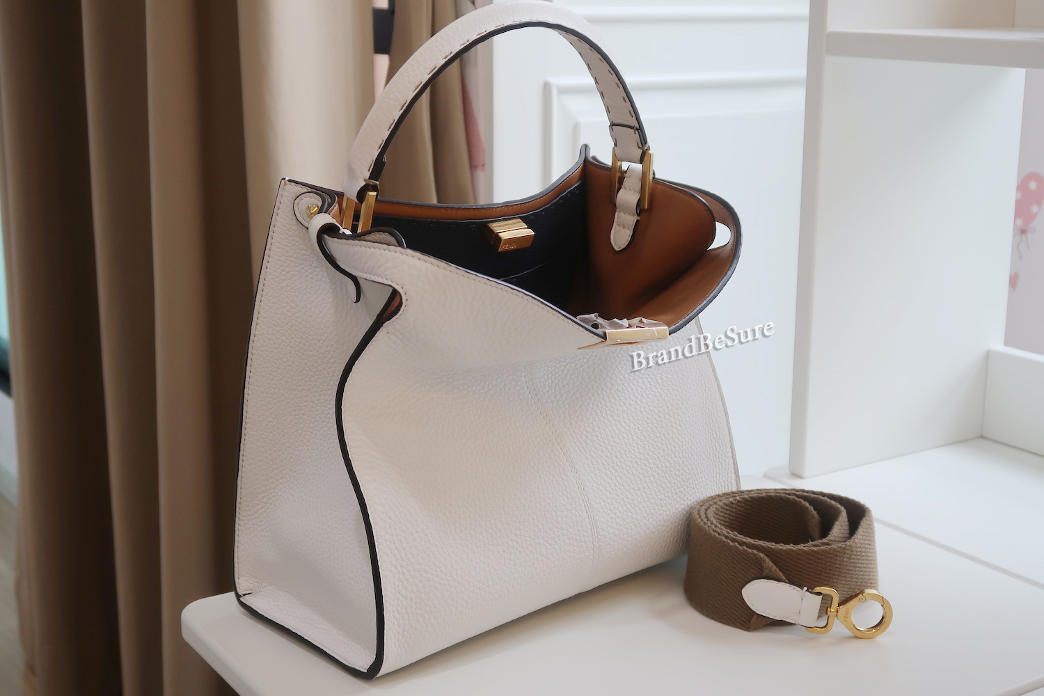 Fendi White Grained Calfskin X-Lite Peekaboo Medium GHW