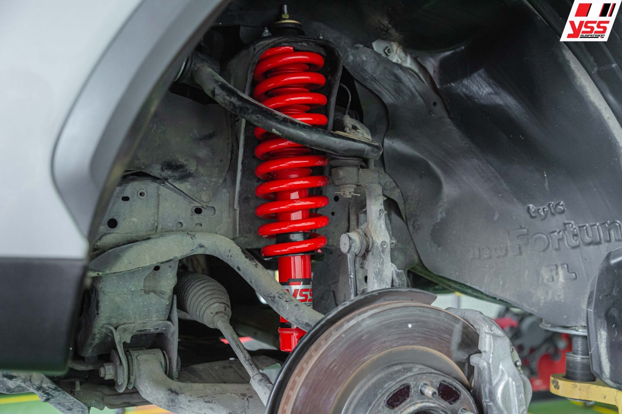 โช้คอัพ สปริง YSS รุ่น DTG SPORT รถ New Fortuner 15-24