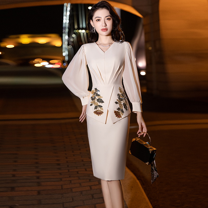 ชุดราตรี ชุดราตรีสวยหรู แบบ ทันสมัย Evening dress