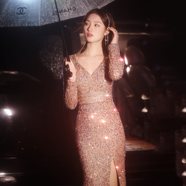 ชุดราตรี ชุดราตรีสวยหรู แบบ ทันสมัย Evening dress