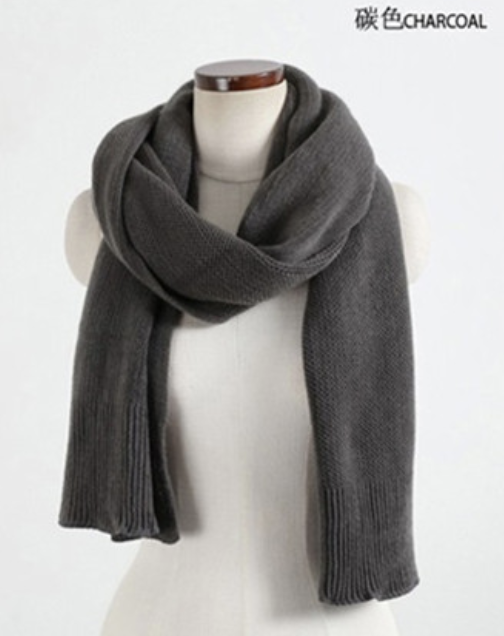 สีเทาเข้ม ผ้าพันคอไหมพรม เกาหลี เนื้อนุ่มมาก สาวๆที่กลัวคันรุ่นนี้เลยจ้า เนื้อดีค่ะ เทาเข้ม