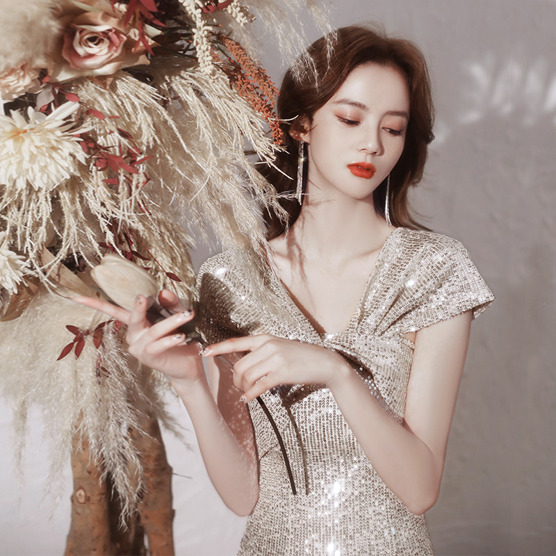 ชุดราตรี ชุดราตรีสวยหรู แบบ ทันสมัย Evening dress