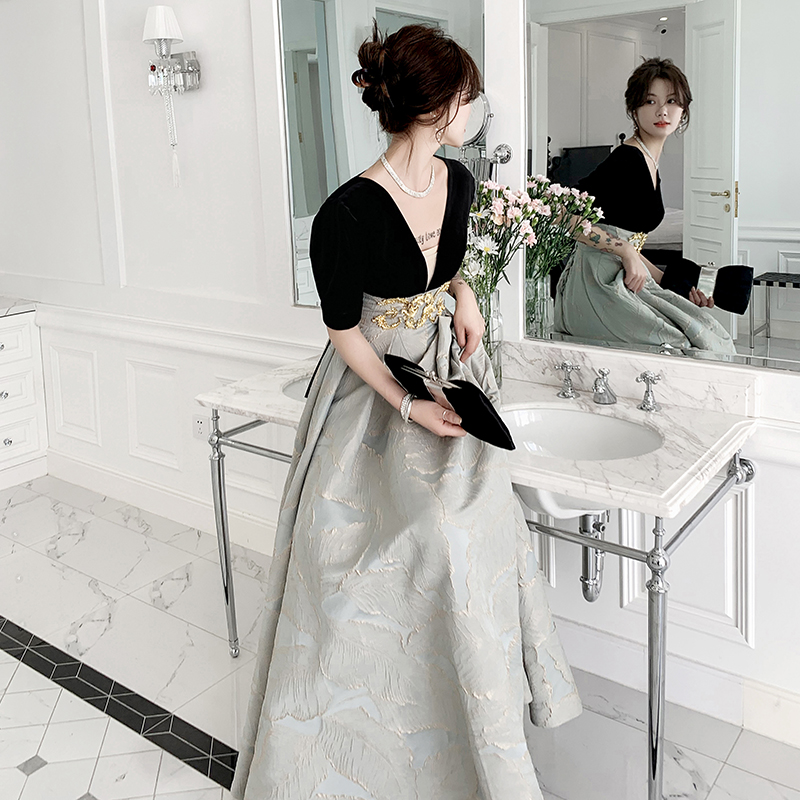ชุดราตรี ชุดราตรีสวยหรู แบบ ทันสมัย Evening dress
